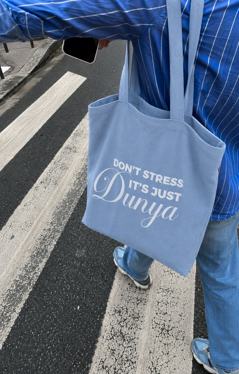 ÉDITION LIMITÉE Tote Bag XL Bleu - Don't stress it's just Dunya